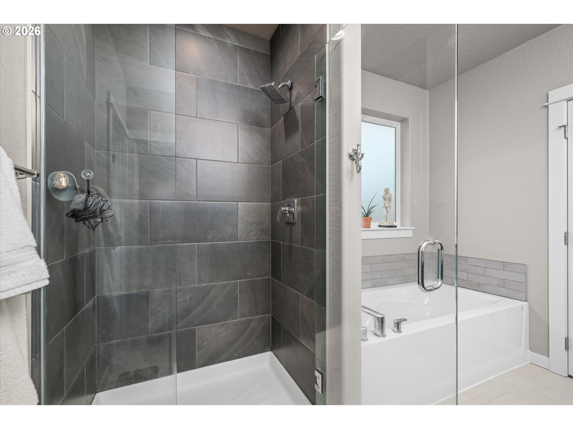 709 Tyson Lane Eugene, OR 97404 - Photo 15 of 31 a bathroom with a shower