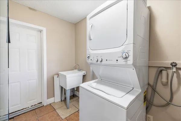 $2,500 | 221 Balboa Street, Unit A, Fort Pierce, FL 34949