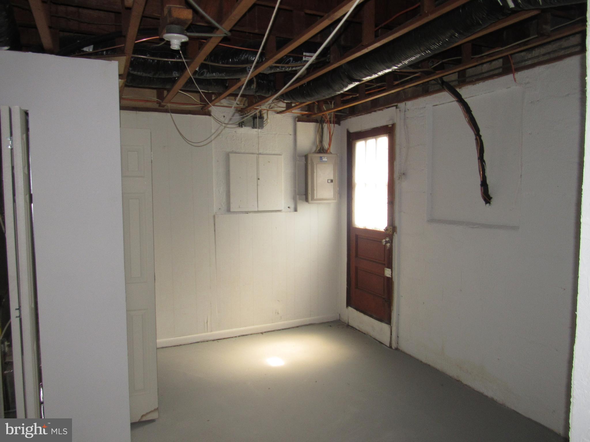 3551 Juneway Baltimore, MD 21213 - Photo 17 of 21 Interior (General)