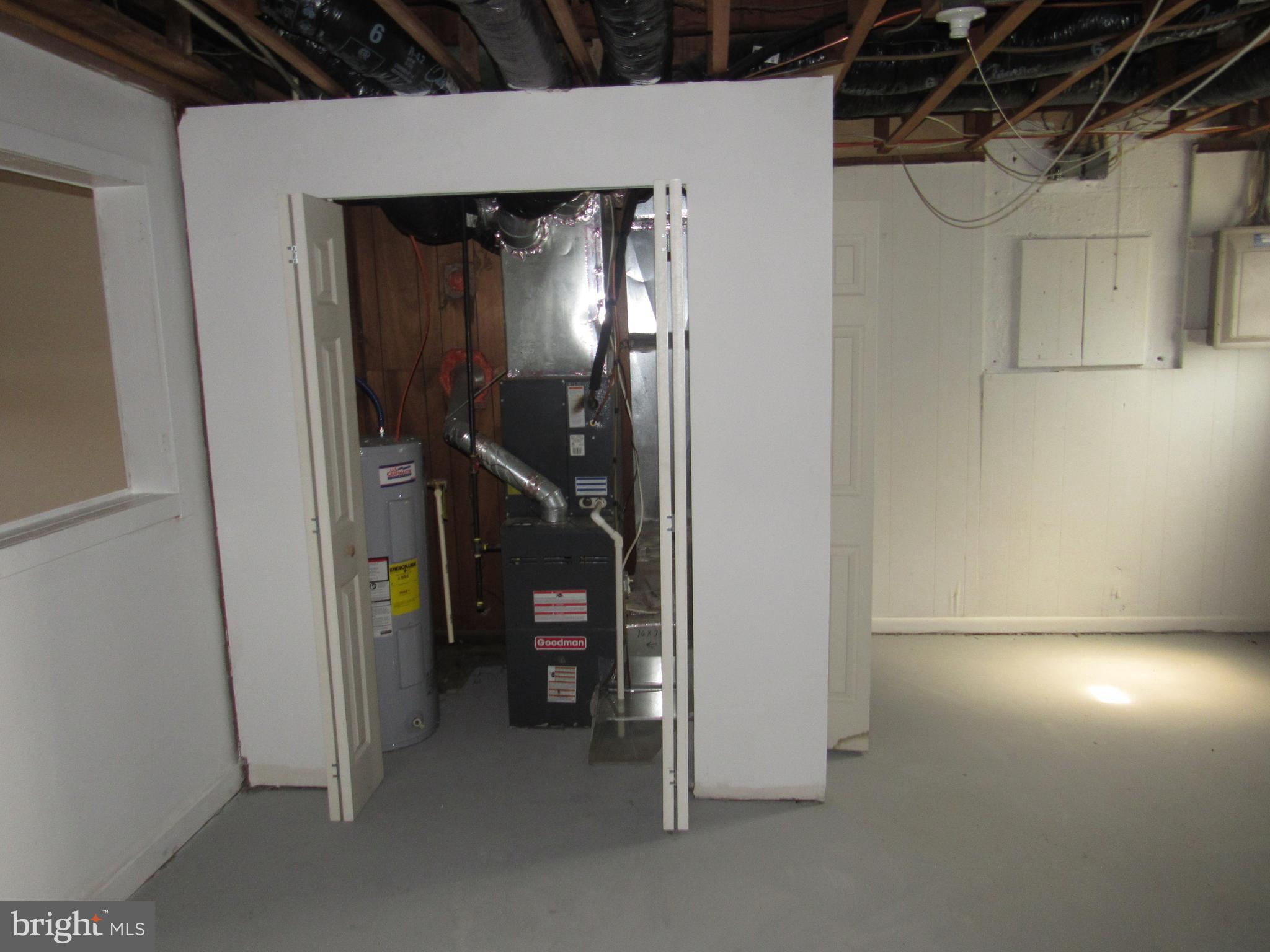 3551 Juneway Baltimore, MD 21213 - Photo 18 of 21 Interior (General)