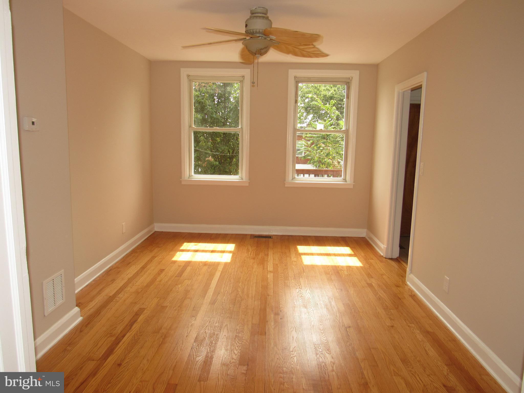 3551 Juneway Baltimore, MD 21213 - Photo 4 of 21 Interior (General)