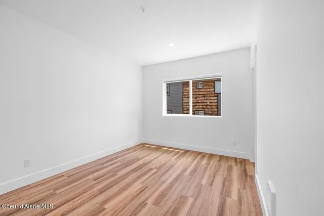 $299,500 | 50 Carnelian Avenue, Unit 102, Ponderay, ID 83852