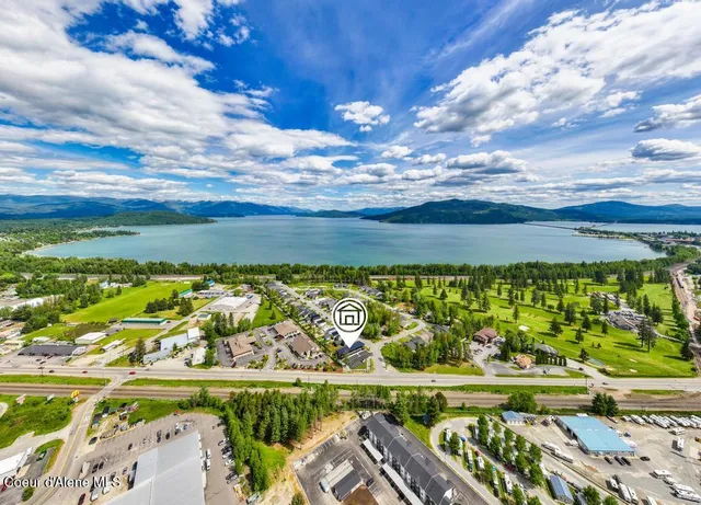 $299,500 | 50 Carnelian Avenue, Unit 102, Ponderay, ID 83852