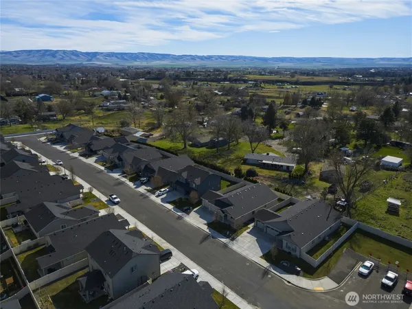 $515,000 | 1203 Southwest Julia Street, College Place, WA 99324