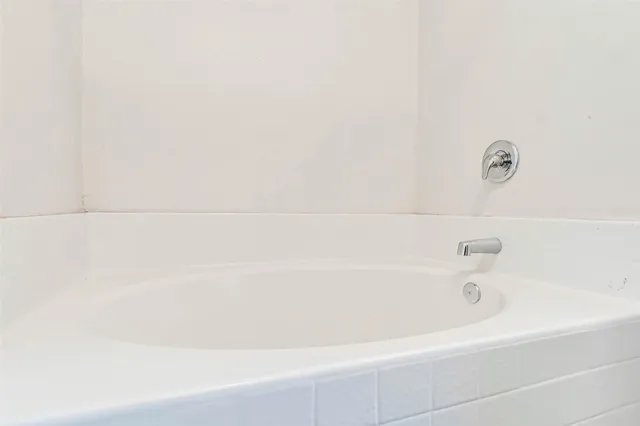 $235,000 | 2098 Saras Way, Brookshire, TX 77423