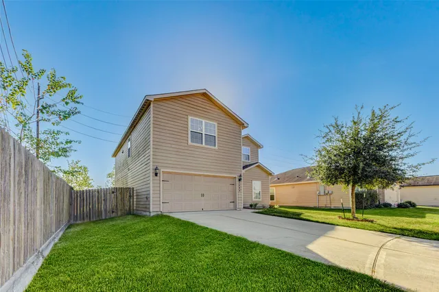 $235,000 | 2098 Saras Way, Brookshire, TX 77423