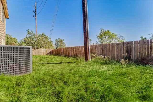 $235,000 | 2098 Saras Way, Brookshire, TX 77423