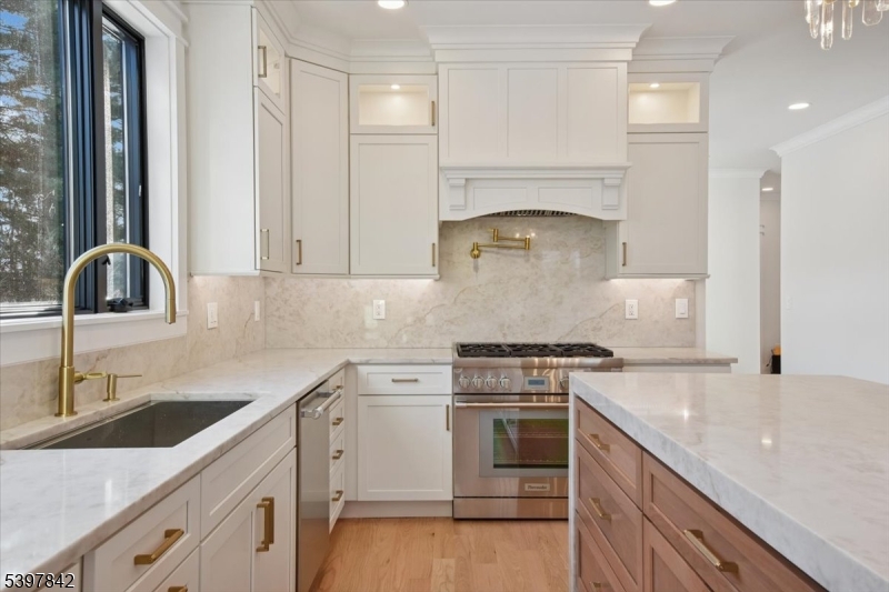 32 Felch Road Florham Park, NJ 07932 - Photo 3 of 45
