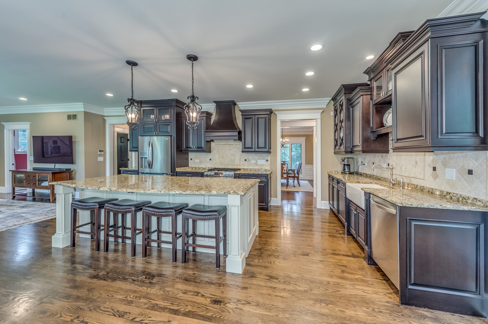 8N669 Edgewood Road Elgin, IL 60124 - Photo 15 of 59 Gallery Image 15