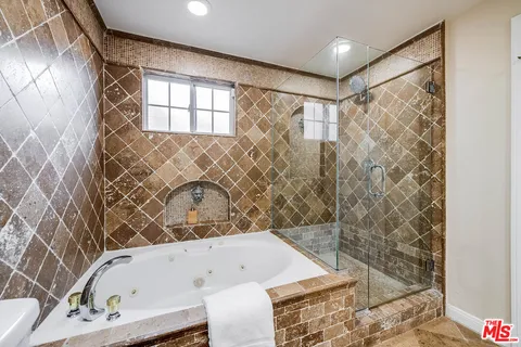 $949,000 | 10923 Landale Street, Unit 2, Toluca Lake, CA 91602