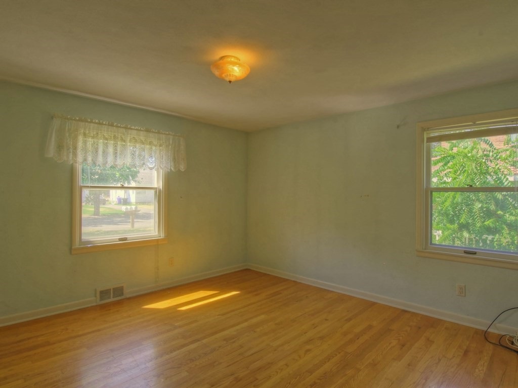 1012 North Locust Road Spokane, WA 99206 - Photo 7 of 20