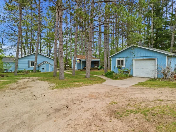 $239,900 | 18648 Lawrence Drive, Stanwood, MI 49346