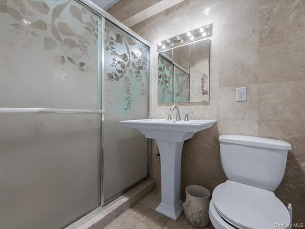 $898,000 | 1 Kensington Gate, Unit PH 14, Great Neck, NY 11021