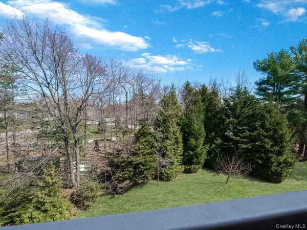 $898,000 | 1 Kensington Gate, Unit PH 14, Great Neck, NY 11021