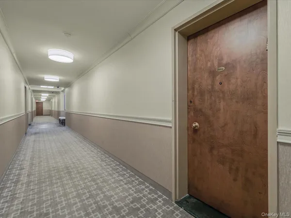 $898,000 | 1 Kensington Gate, Unit PH 14, Great Neck, NY 11021