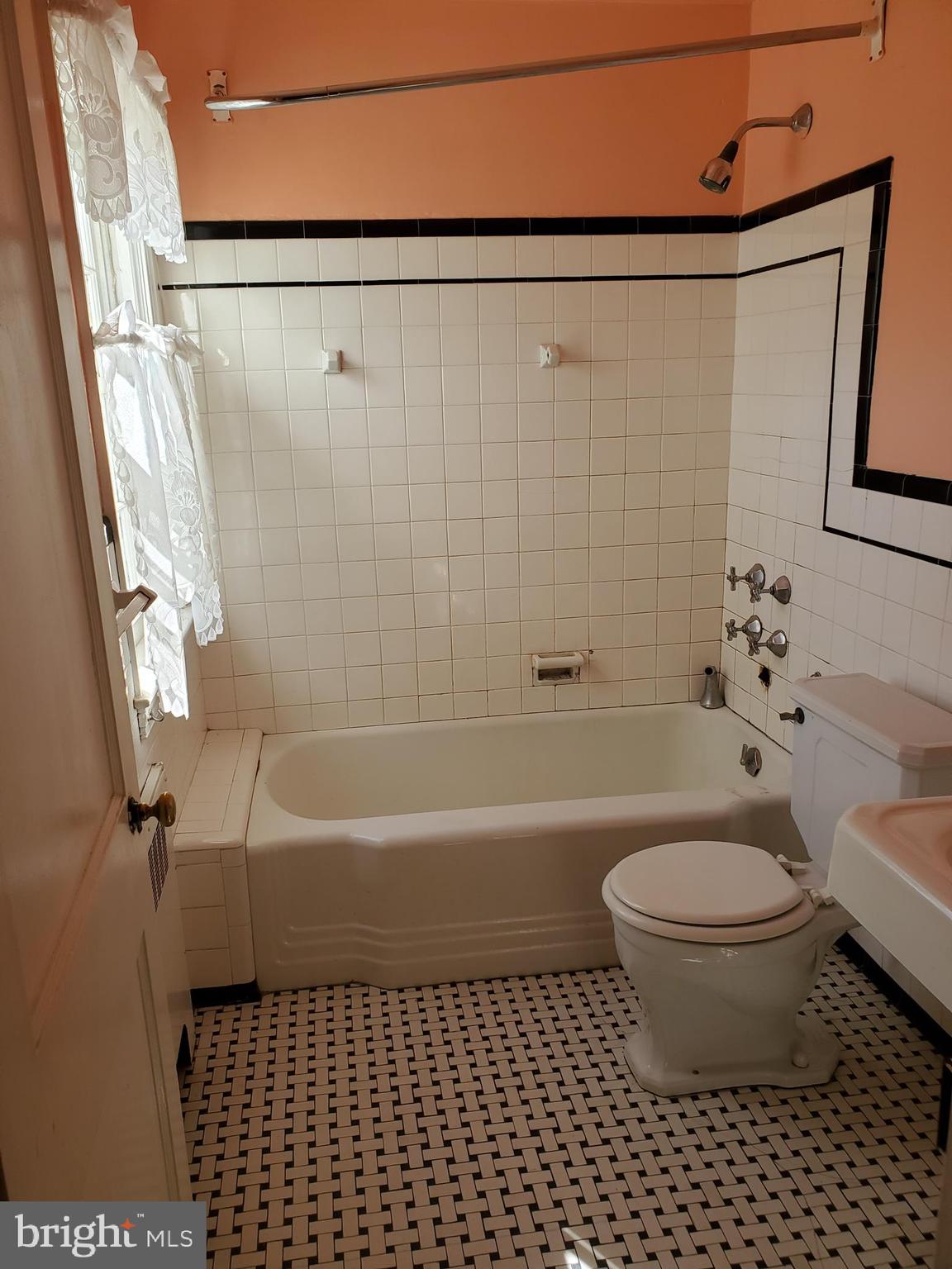 2446 Pickwick Road Baltimore, MD 21207 - Photo 5 of 14 Bathroom