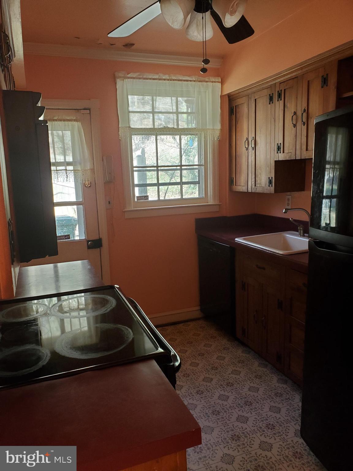 2446 Pickwick Road Baltimore, MD 21207 - Photo 9 of 14 Kitchen