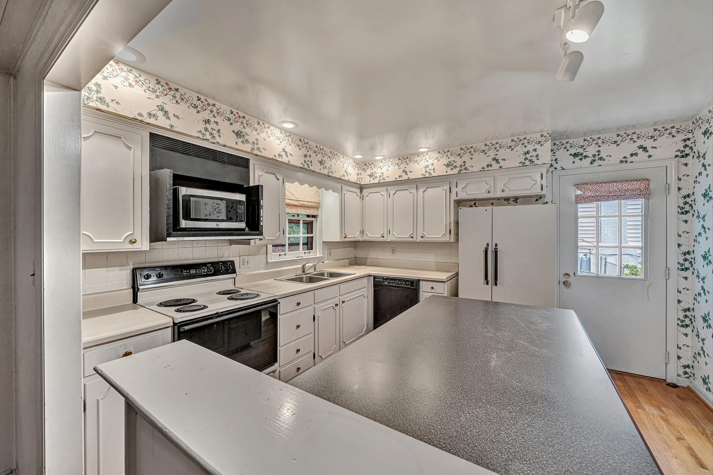 3331 Longhorn Road Roanoke, VA 24018 - Photo 9 of 30 09-VM-09695