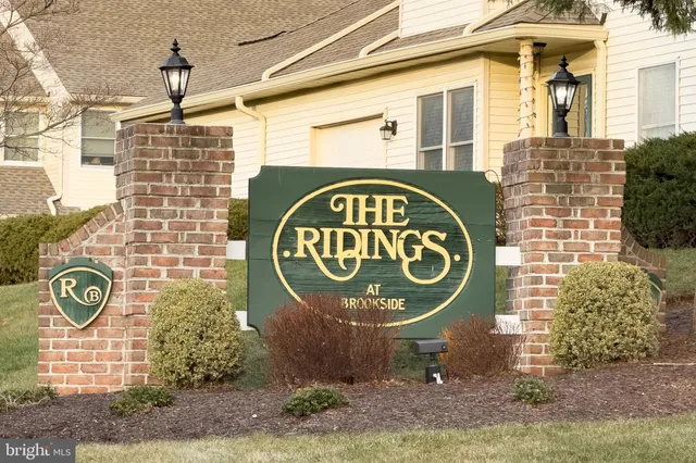 $335,000 | 319 Surrey Place, Macungie, PA 18062