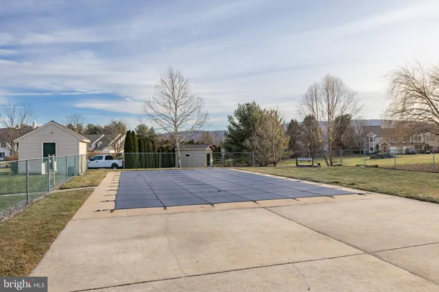 $335,000 | 319 Surrey Place, Macungie, PA 18062