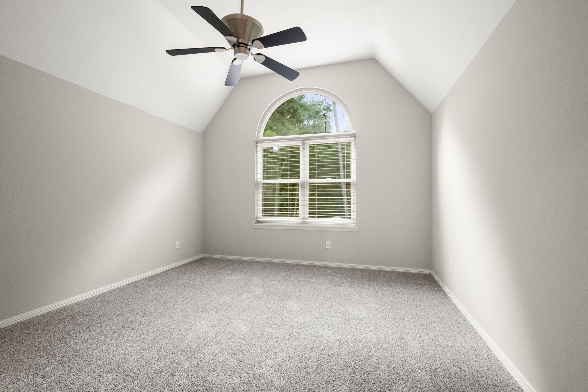 2326 Timbergreen Circle Magnolia, TX 77355 - Photo 33 of 43 an empty room with a window