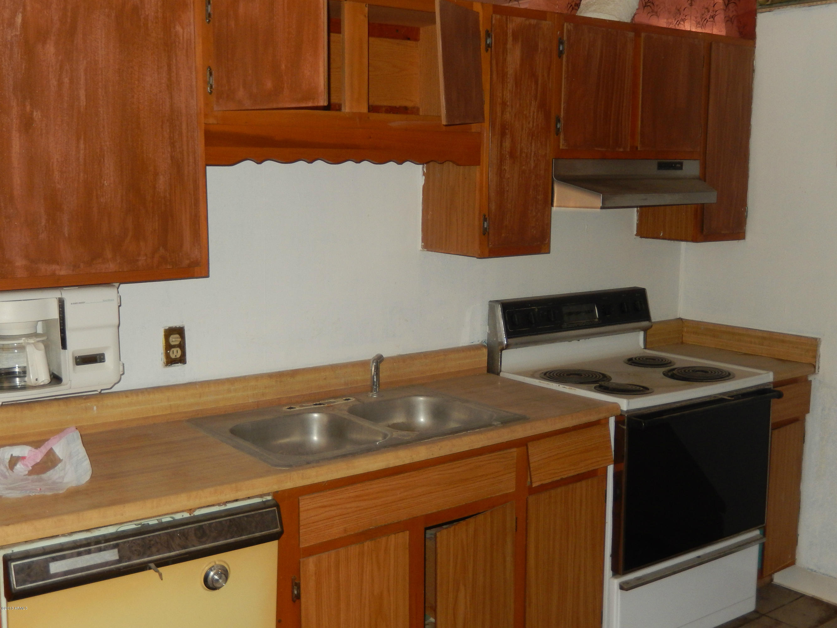 6715 West Lower Buckeye Road Phoenix, AZ 85043 - Photo 7 of 29 DSCN0772