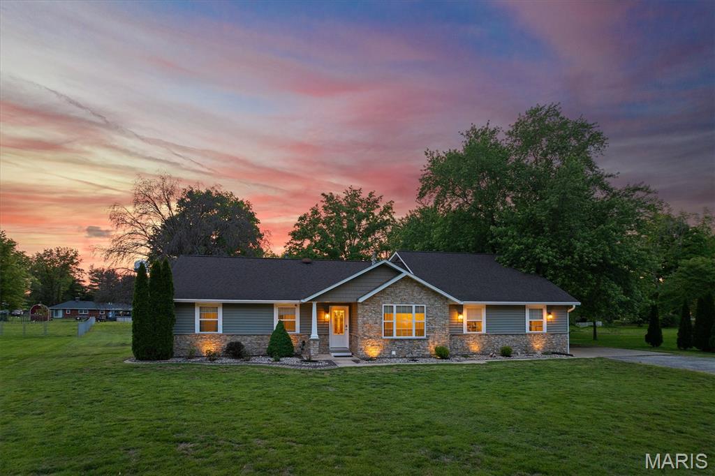 511 Coventry Road Troy, IL 62294 - Photo 1 of 52 Gallery Image 1