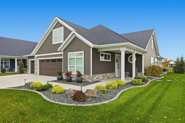 $1,299,900 | 819 Rania Way West, West Fargo, ND 58078