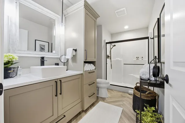 $1,299,900 | 819 Rania Way West, West Fargo, ND 58078