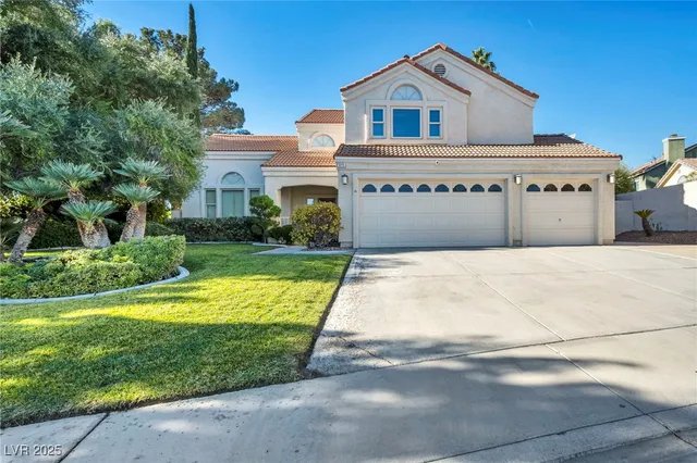 $799,900 | 3225 Shoreline Drive, Las Vegas, NV 89117