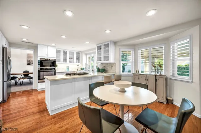 $799,900 | 3225 Shoreline Drive, Las Vegas, NV 89117