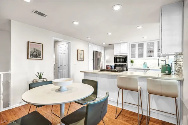 $799,900 | 3225 Shoreline Drive, Las Vegas, NV 89117