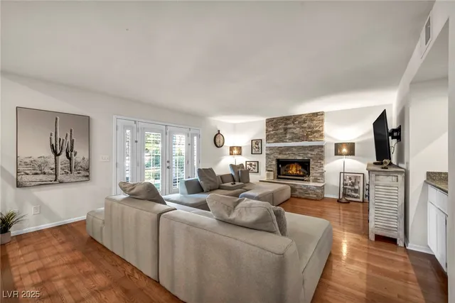 $799,900 | 3225 Shoreline Drive, Las Vegas, NV 89117