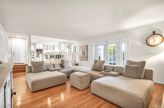 $799,900 | 3225 Shoreline Drive, Las Vegas, NV 89117