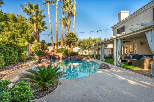 $799,900 | 3225 Shoreline Drive, Las Vegas, NV 89117