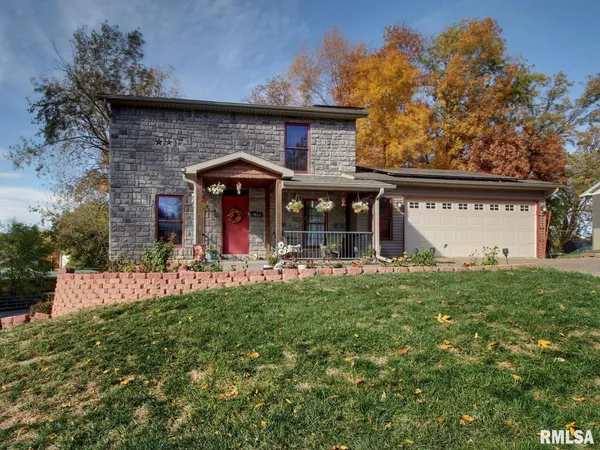 $339,000 | 911 Ridgewood Drive, Quincy, IL 62301