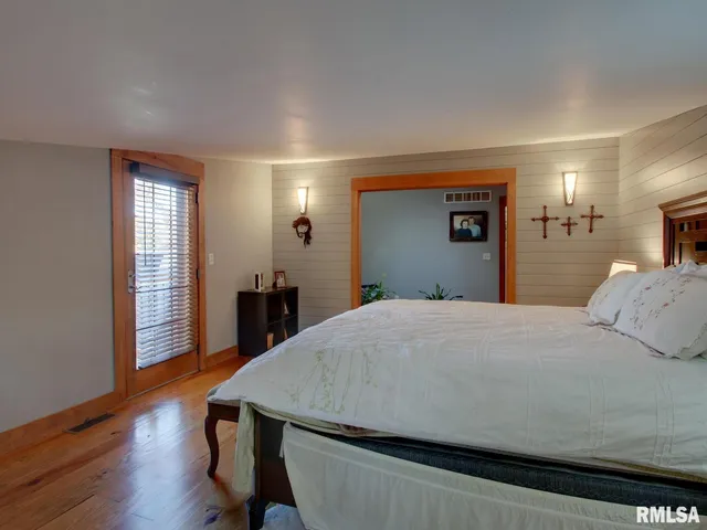 $349,900 | 911 Ridgewood Drive, Quincy, IL 62301