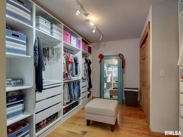 $349,900 | 911 Ridgewood Drive, Quincy, IL 62301