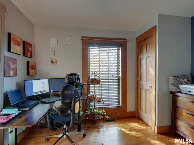 $349,900 | 911 Ridgewood Drive, Quincy, IL 62301