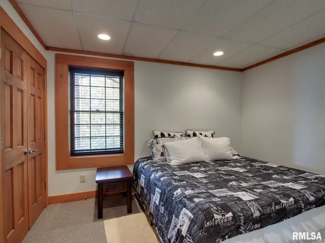 $349,900 | 911 Ridgewood Drive, Quincy, IL 62301