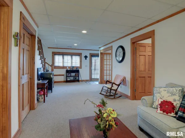 $339,000 | 911 Ridgewood Drive, Quincy, IL 62301