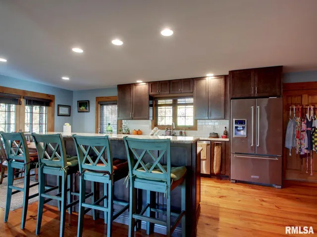 $349,900 | 911 Ridgewood Drive, Quincy, IL 62301