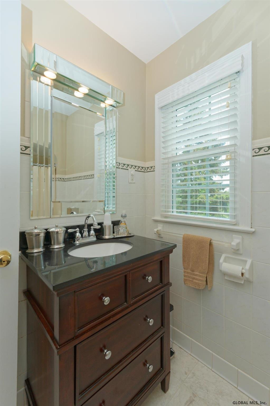 291 Loudon Road Colonie, NY 12211 - Photo 34 of 55 Photo 34