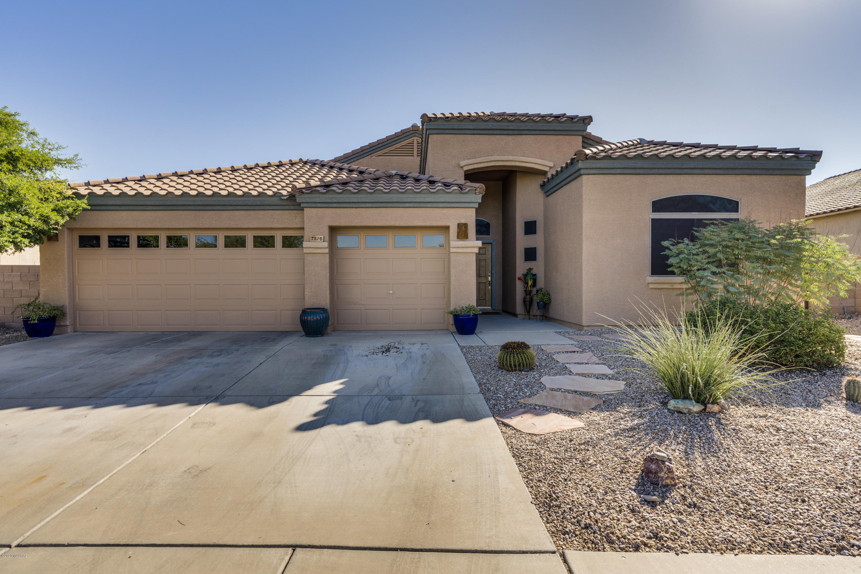7928 North Rondure Loop Tucson, AZ 85743 - Photo 1 of 49 Gallery Image 1