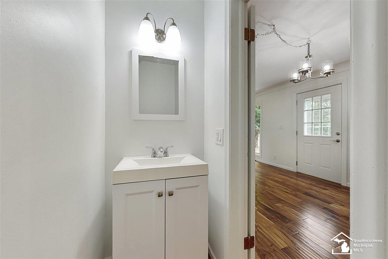 10602 Bacon Road Petersburg, MI 49270 - Photo 17 of 63 50019346-16.JPG