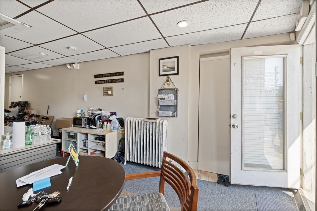 382 McGrath Highway Somerville, MA 02143 - Photo 24 of 31 a living room with furniture