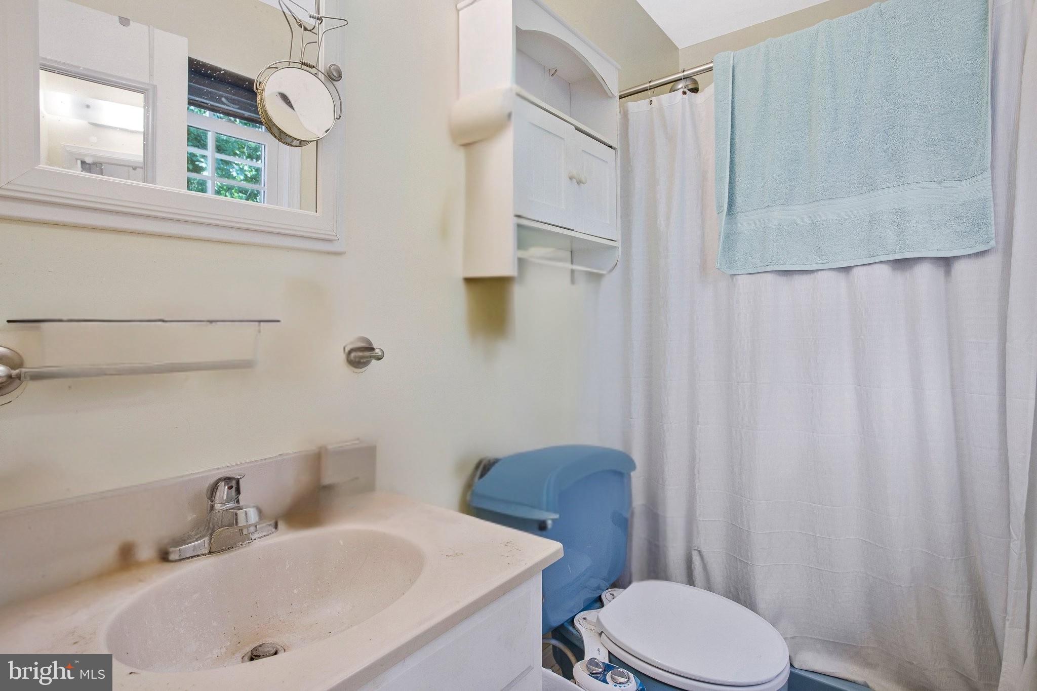 392 S Shore Prince Frederick, MD 20678 - Photo 16 of 30 Primary Bathroom