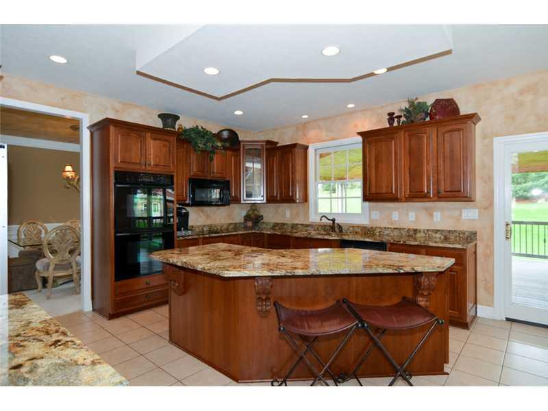 10329 Ridgecrest Point Wexford, PA 15090 - Photo 18 of 25 Kitchen.
