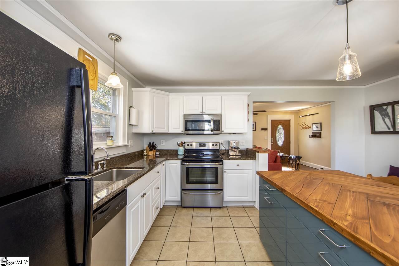 34 Ackley Road Greenville, SC 29607 - Photo 11 of 27 Kitchen