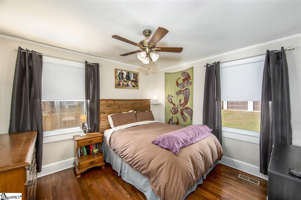 34 Ackley Road Greenville, SC 29607 - Photo 18 of 27 Hardwood flooring